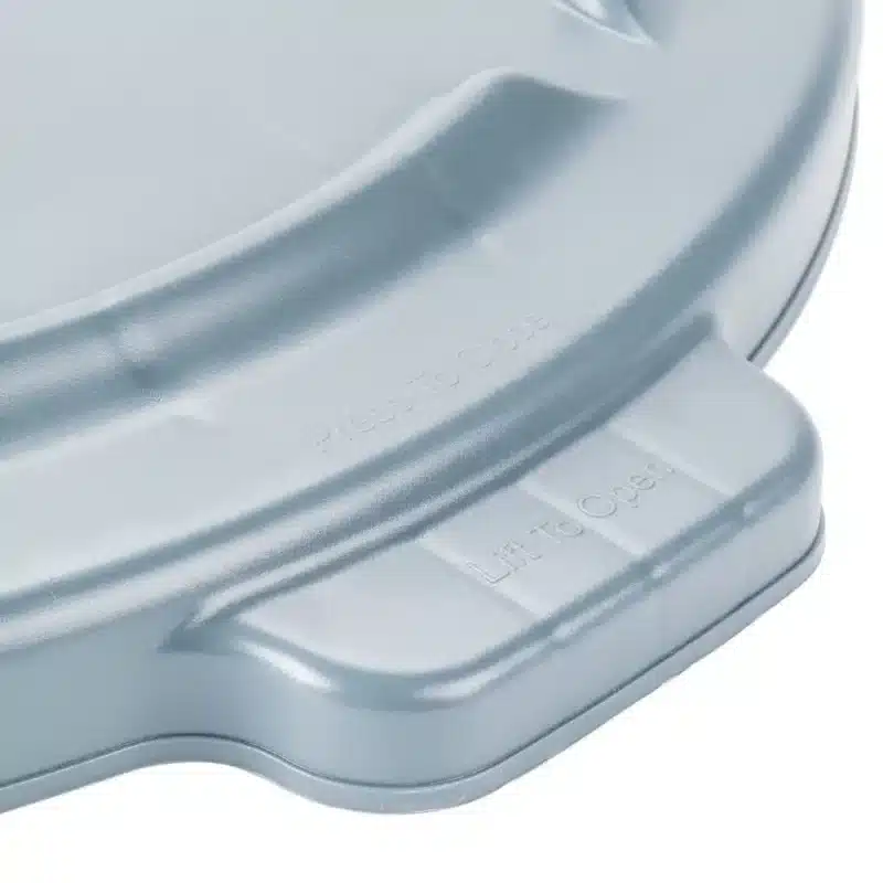 Línea de Limpieza | Artículos de Limpieza | Tapa de Autodrenaje 20 Galones Rubbermaid | Edecomercial